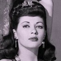 Yvonne De Carlo Nua