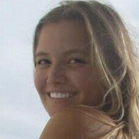 Zoe White Nua