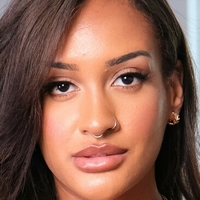 Zoey Sinn / zoeyxsinn Nua